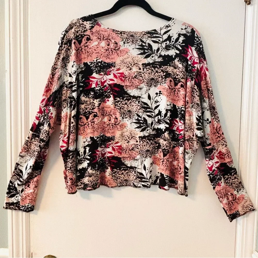 Selga Medium cropped soft Floral drop Long Sleeve Top
